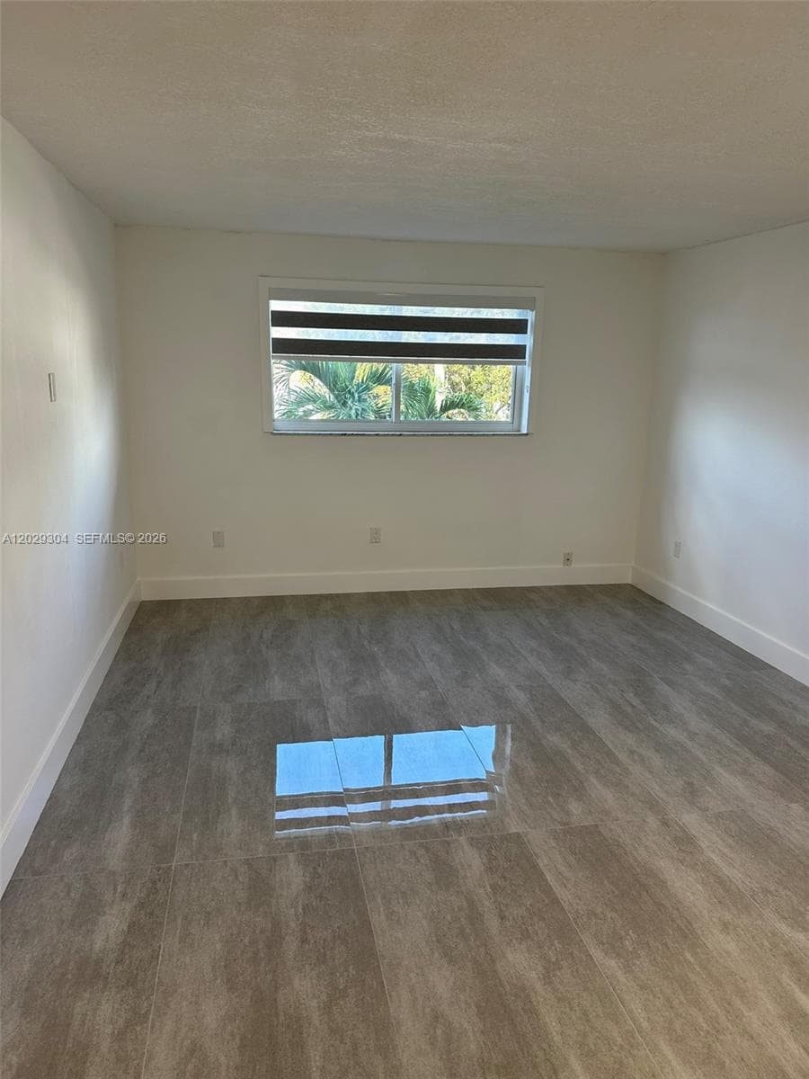 5280 NW 7th St # 306, Miami FL 33126 — 6