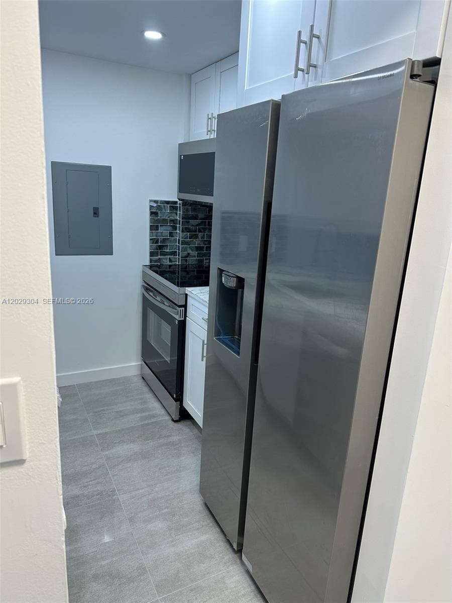 5280 NW 7th St # 306, Miami FL 33126 — 4