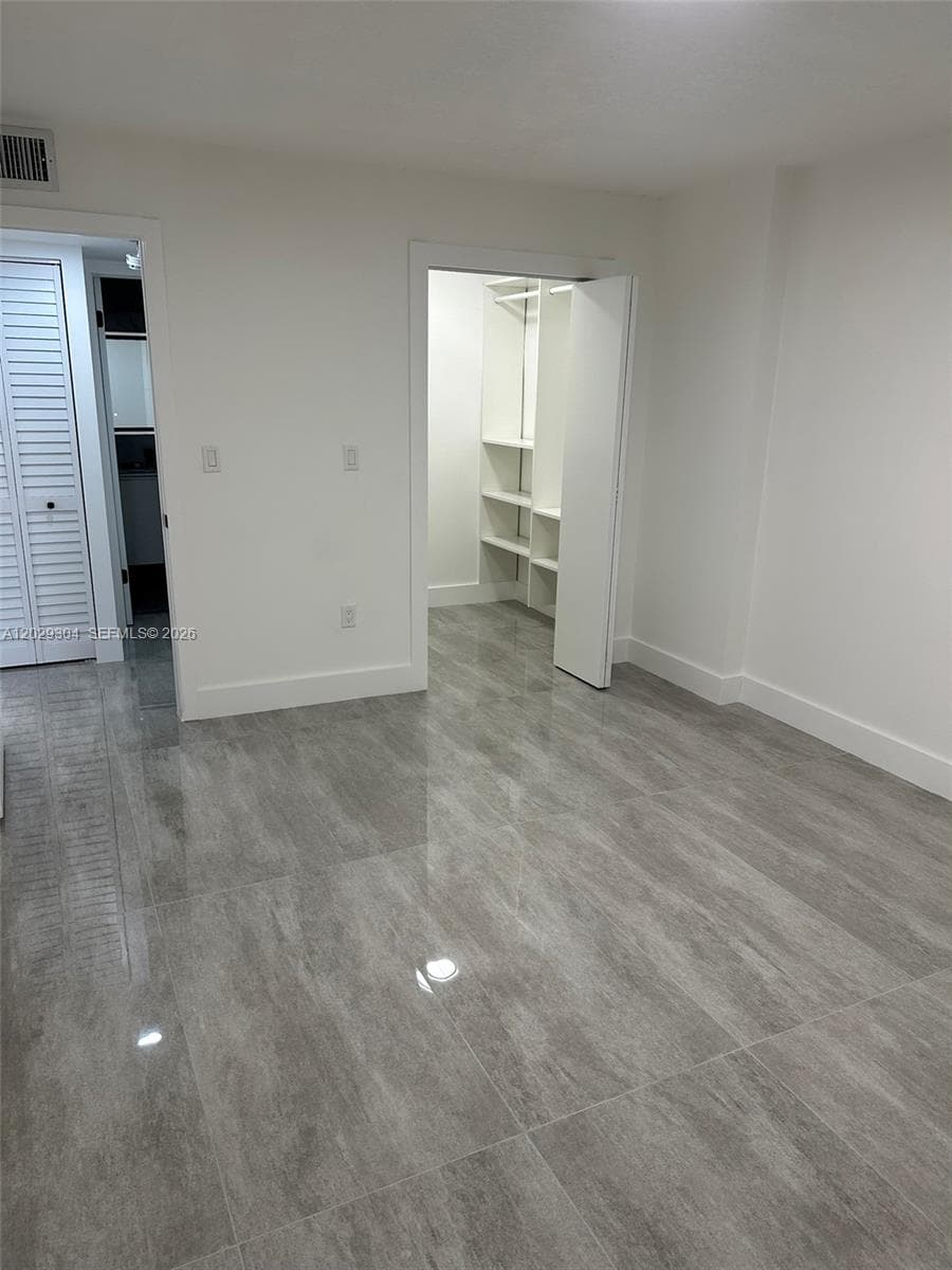 5280 NW 7th St # 306, Miami FL 33126 — 8