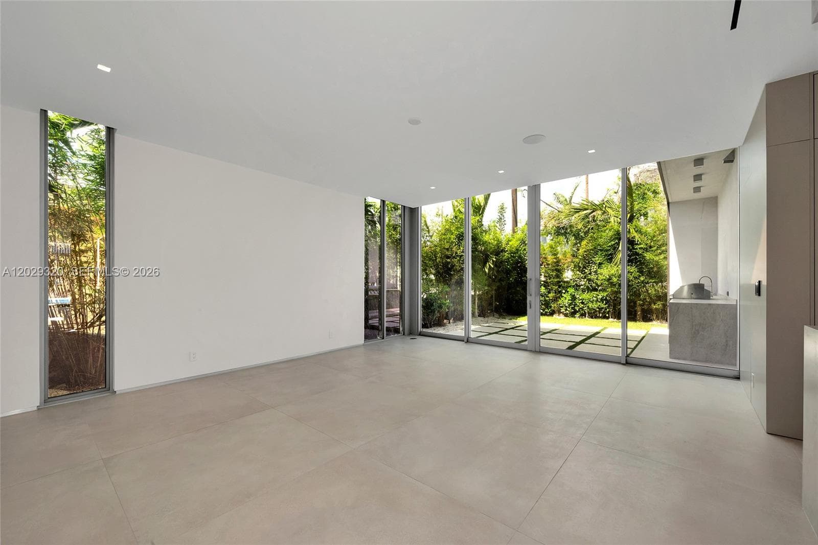 2100 S Miami Ave, Miami FL 33129 — 33