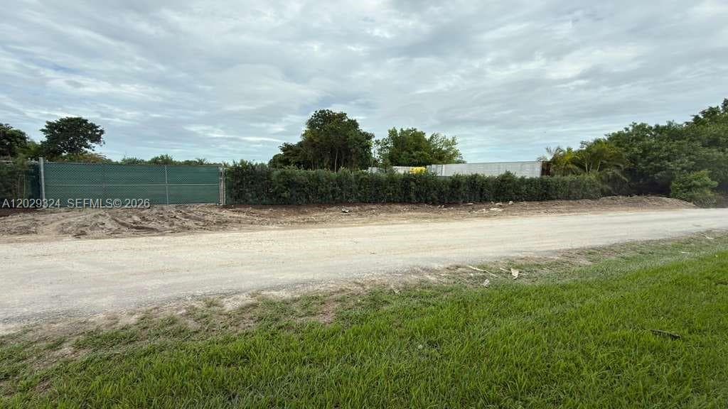 SW 213TH AVE, Miami FL 33187 — 2