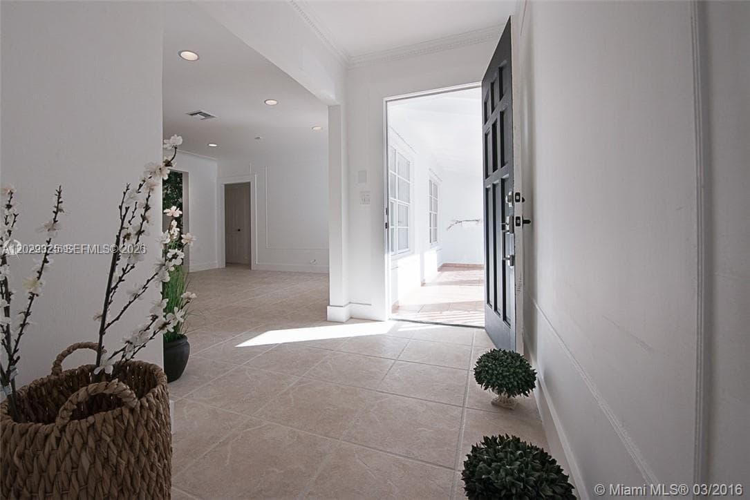 931 Placetas Ave, Coral Gables FL 33146 — 6