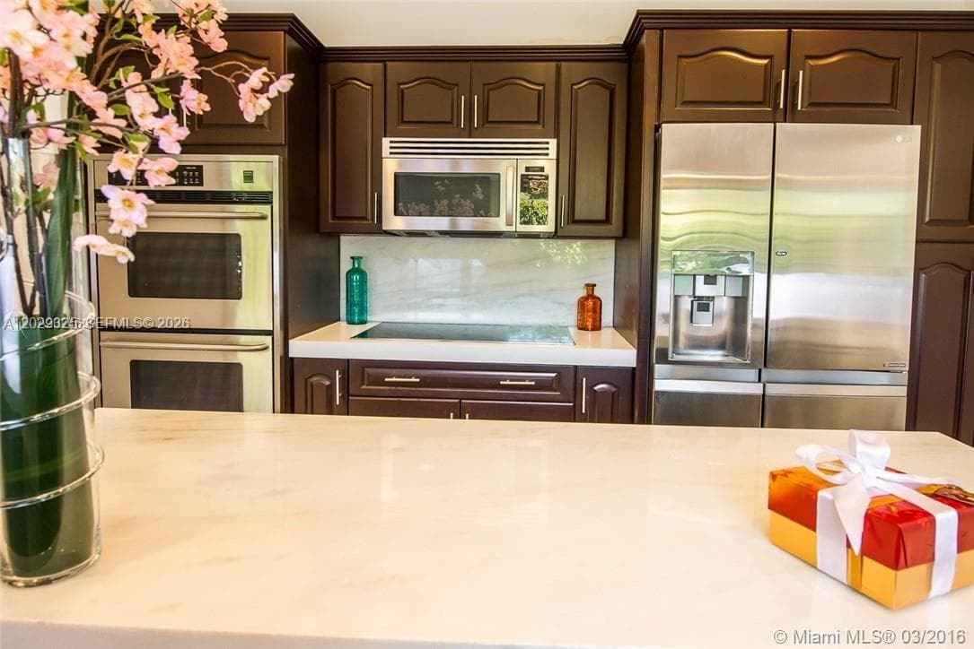 931 Placetas Ave, Coral Gables FL 33146 — 5