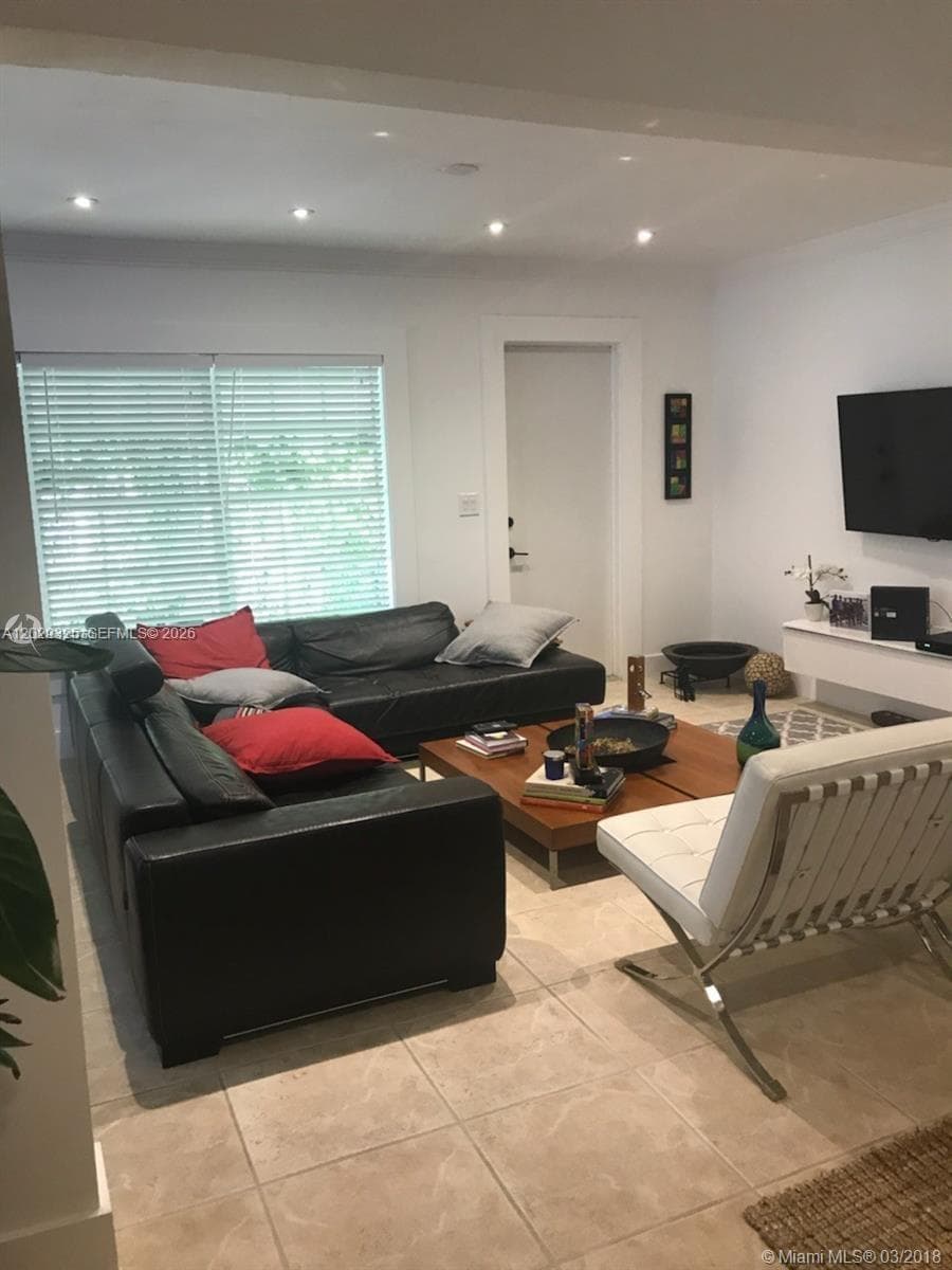 931 Placetas Ave, Coral Gables FL 33146 — 18