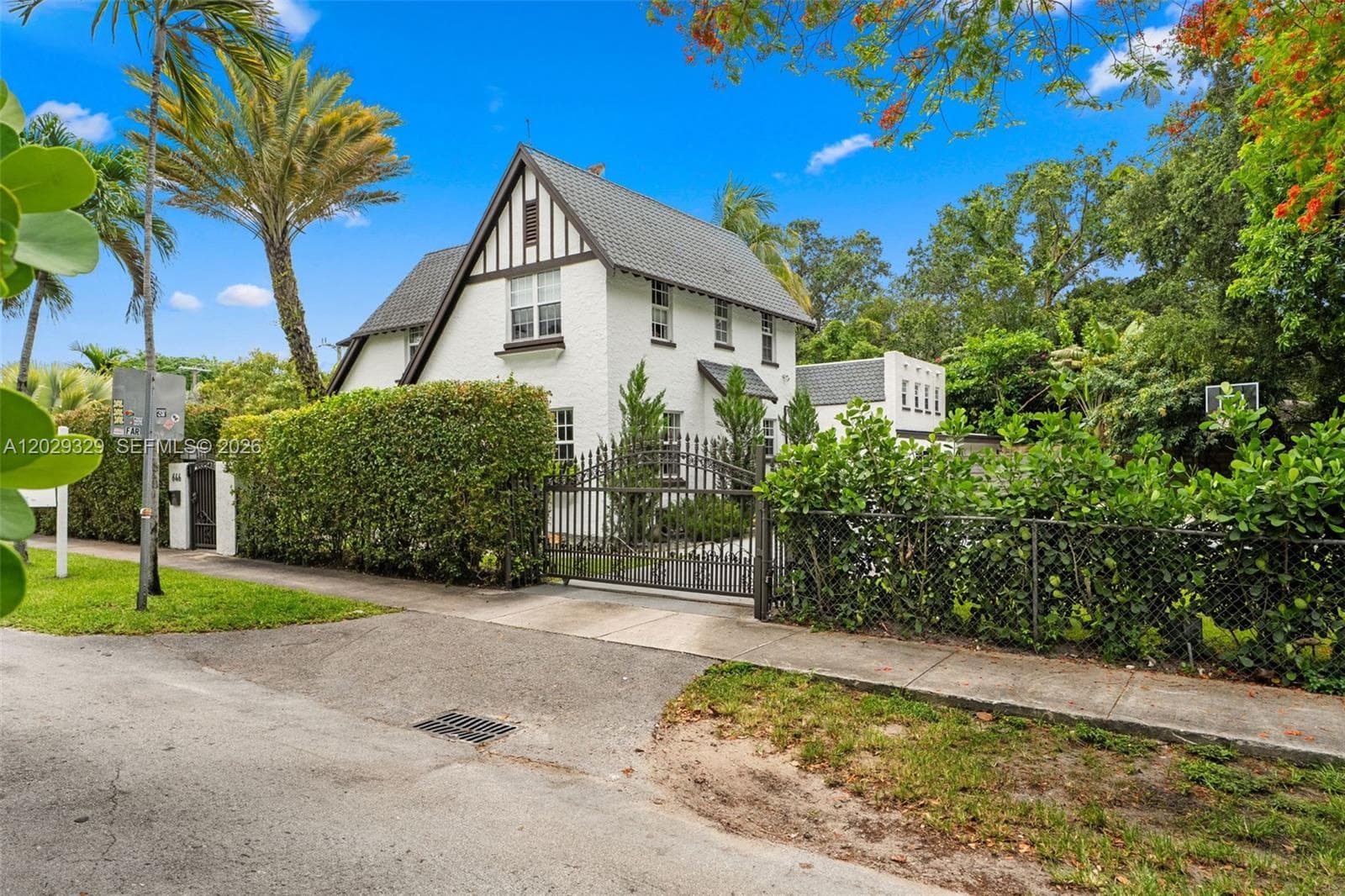 646 NE 81st St, Miami FL 33138 — 87