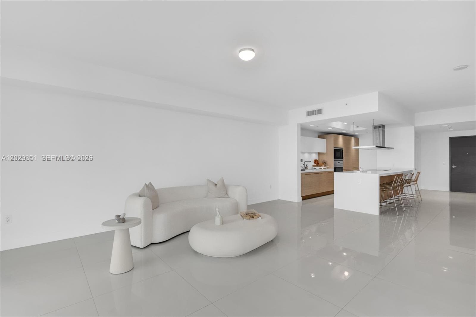17111 BISCAYNE BL # 506, North Miami Beach FL 33160 — 16