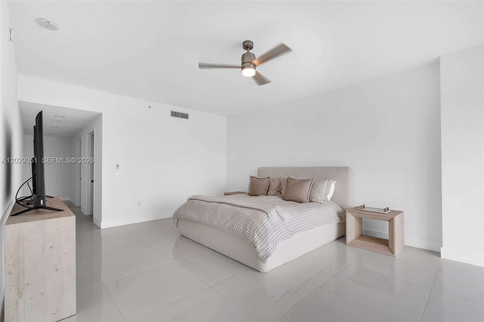 17111 BISCAYNE BL # 506, North Miami Beach FL 33160 — 25