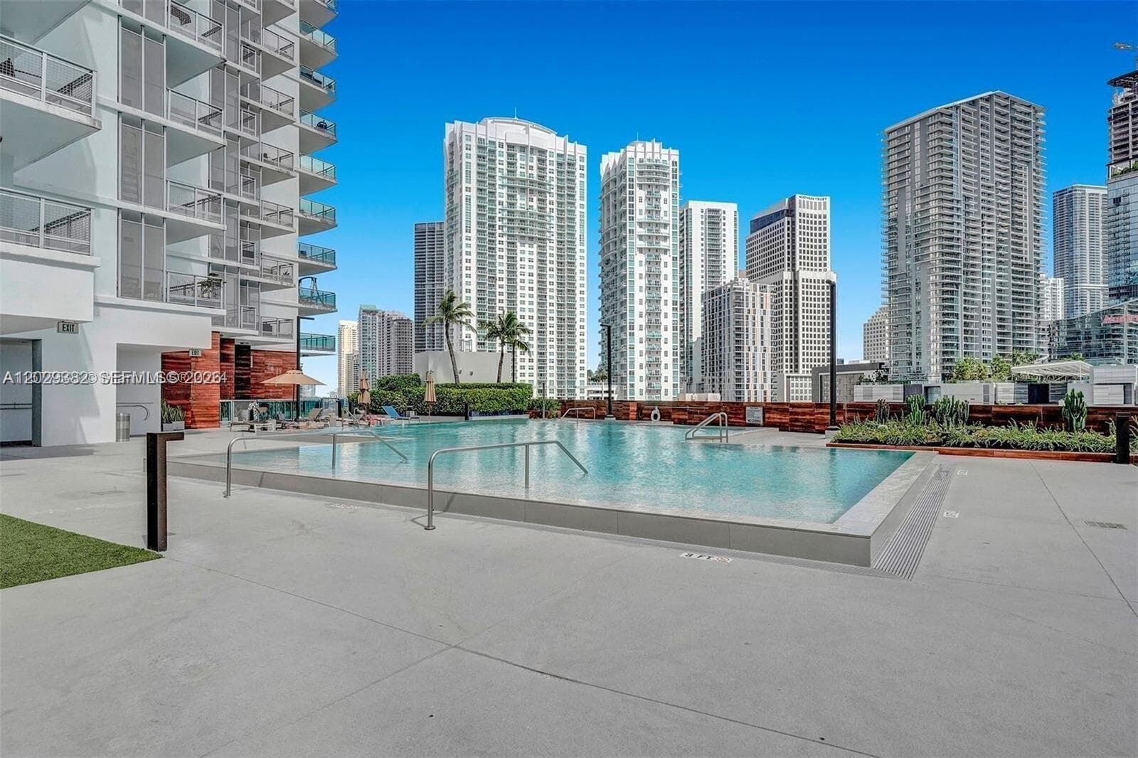 350 S Miami Ave # 3914, Miami FL 33130 — 42
