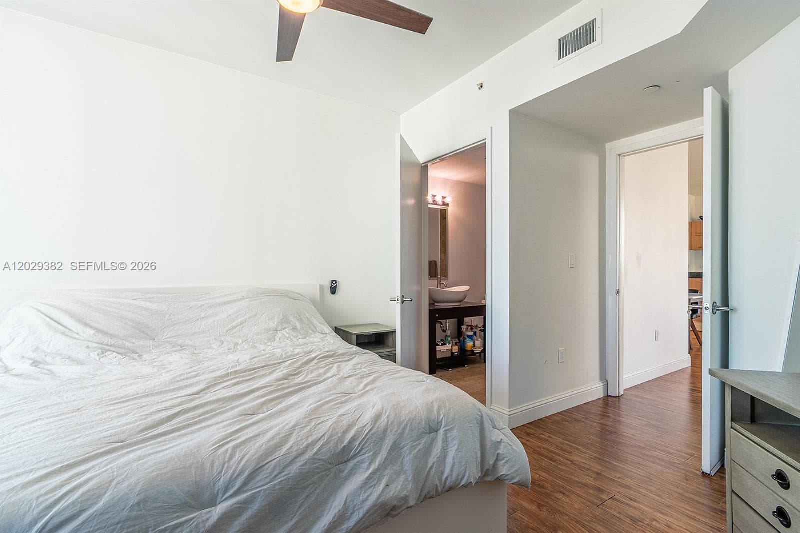 350 S Miami Ave # 3914, Miami FL 33130 — 17