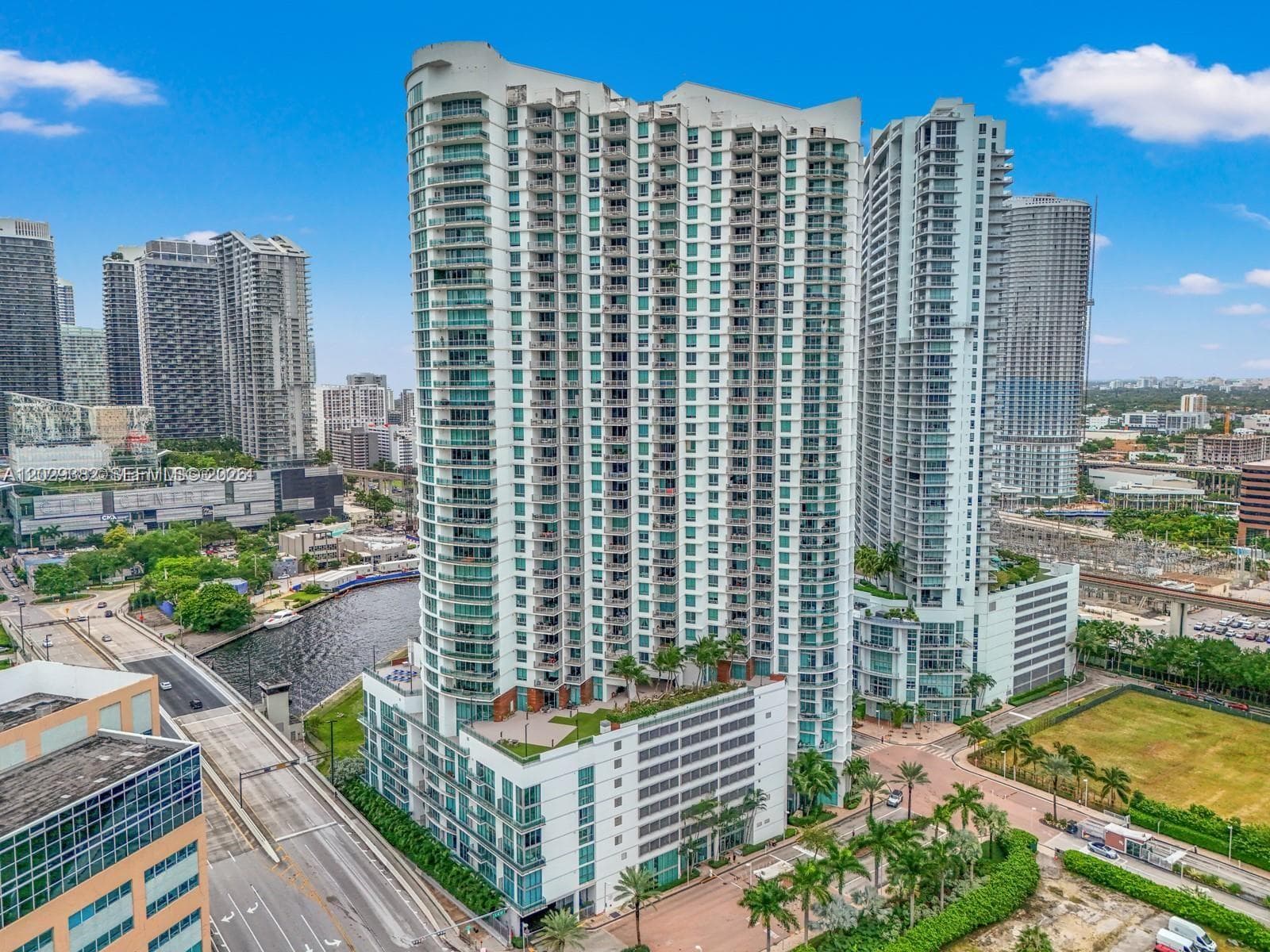 350 S Miami Ave # 3914, Miami FL 33130 — 32