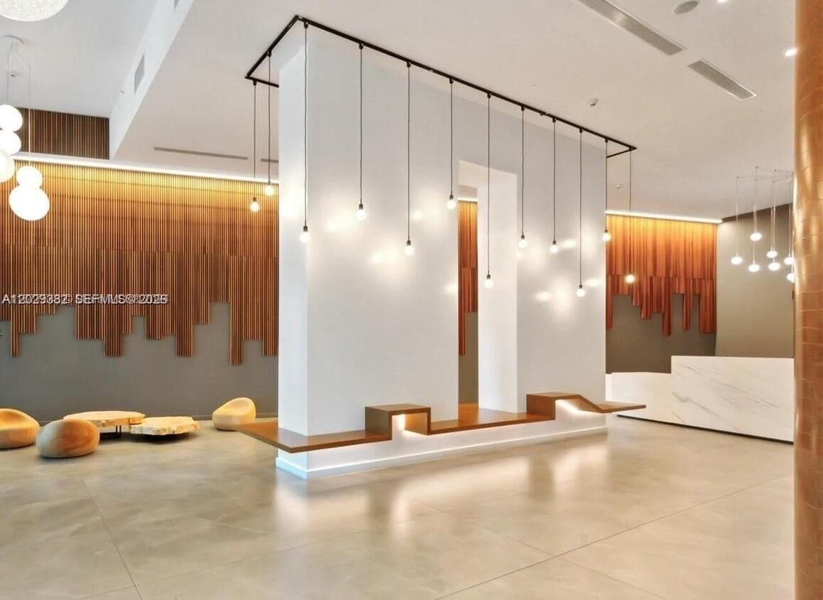350 S Miami Ave # 3914, Miami FL 33130 — 37