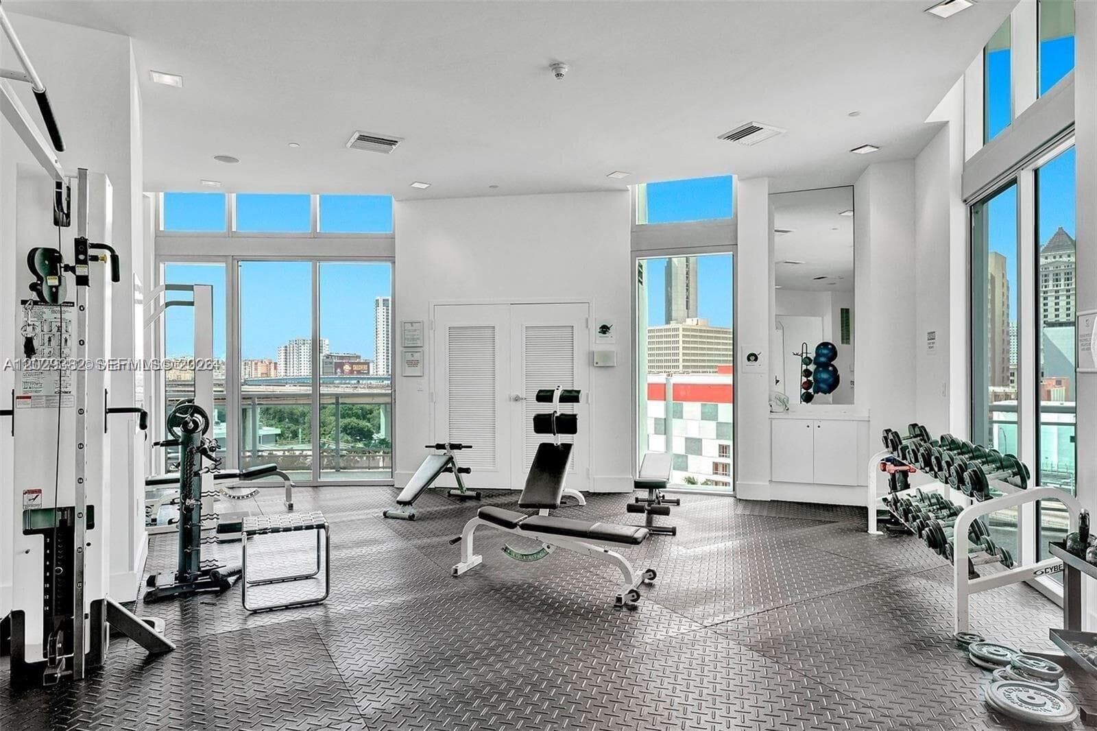 350 S Miami Ave # 3914, Miami FL 33130 — 44