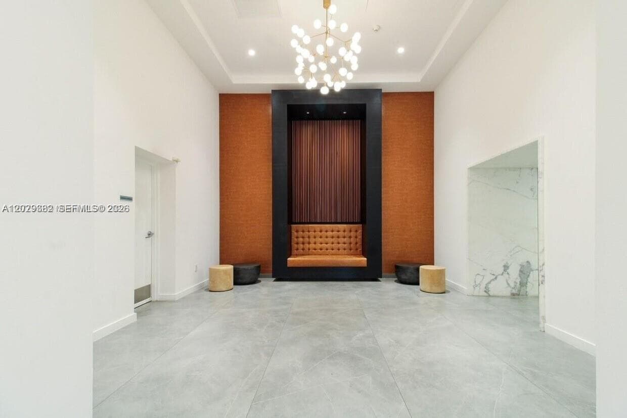 350 S Miami Ave # 3914, Miami FL 33130 — 40