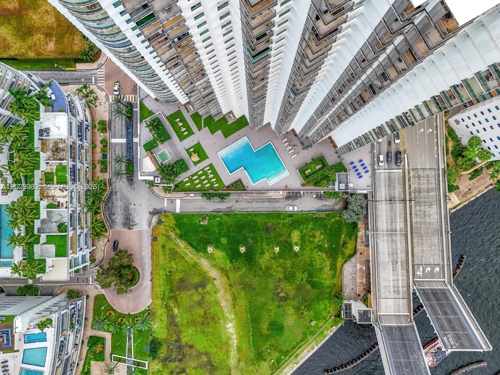350 S Miami Ave # 3914, Miami FL 33130 — 35