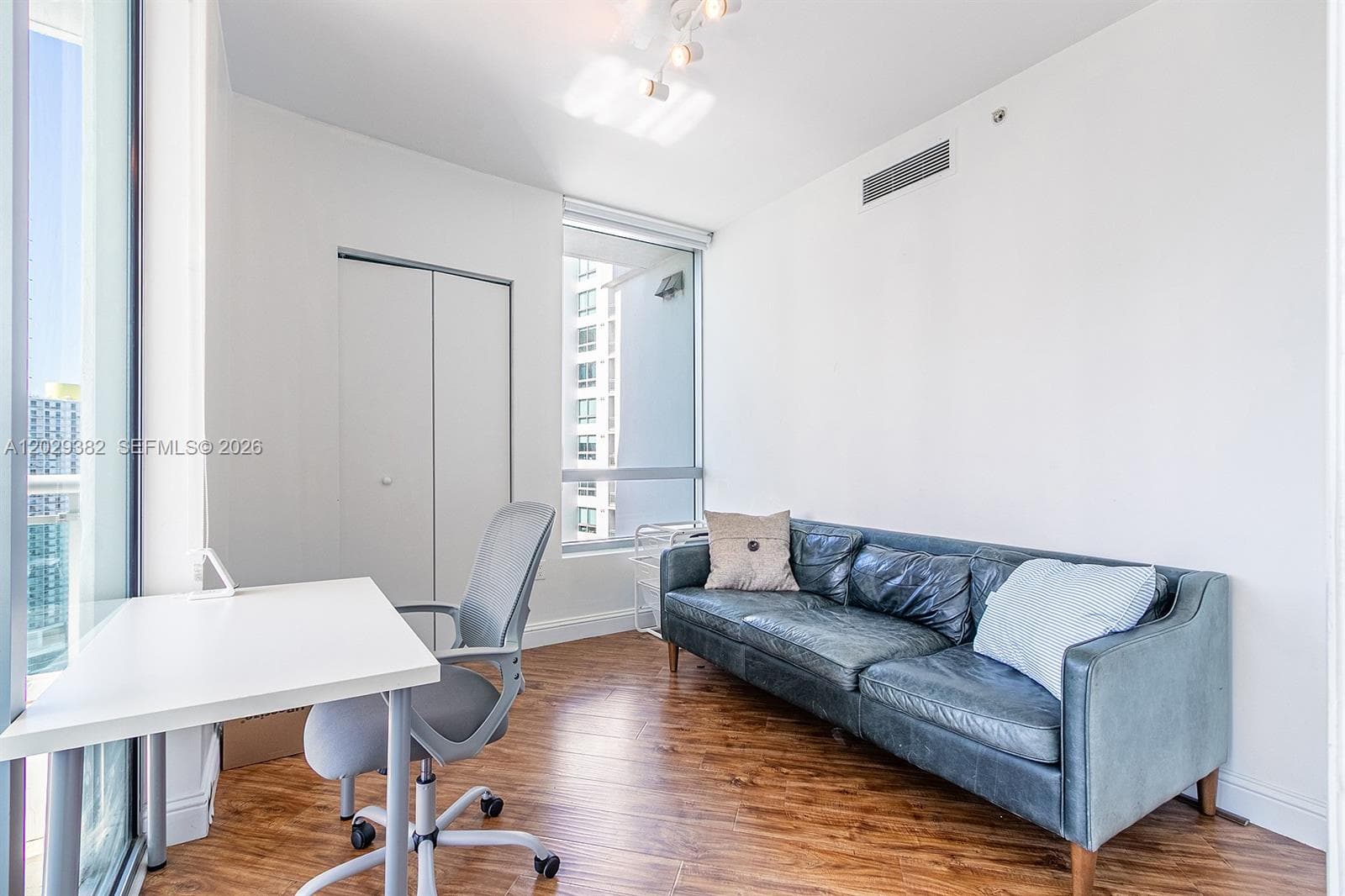 350 S Miami Ave # 3914, Miami FL 33130 — 21