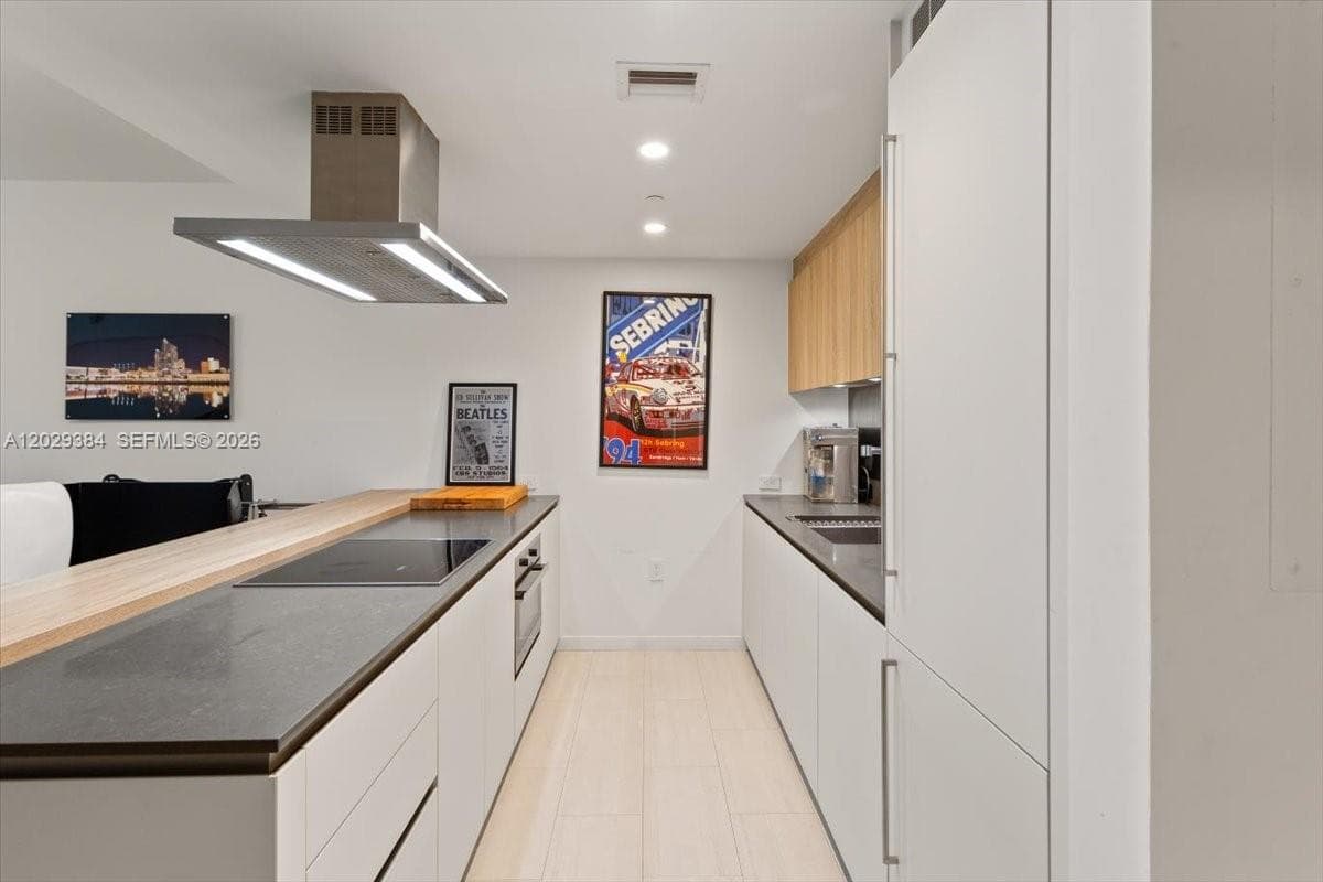 1000 Brickell Plz # 3303, Miami FL 33131 — 3