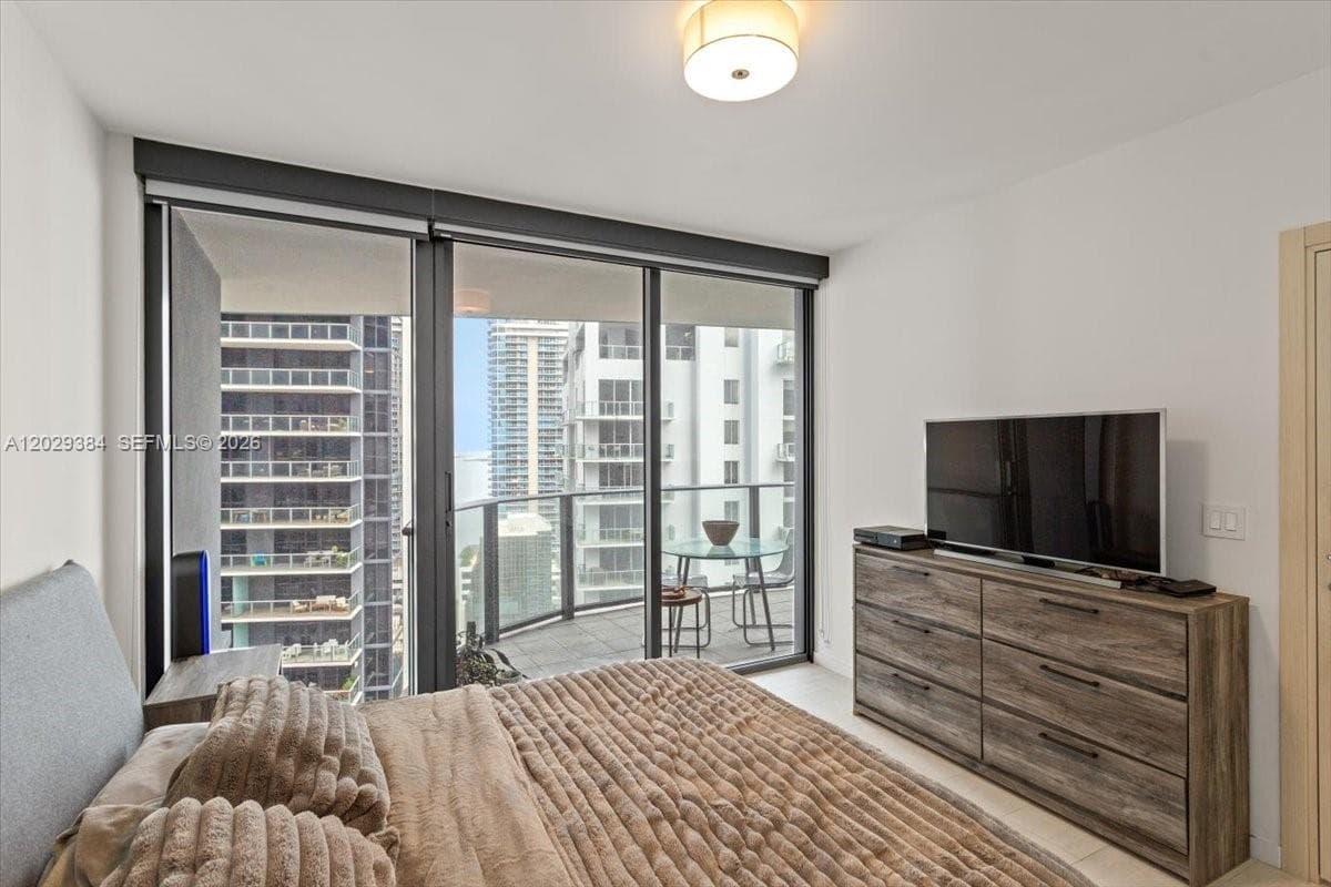 1000 Brickell Plz # 3303, Miami FL 33131 — 9