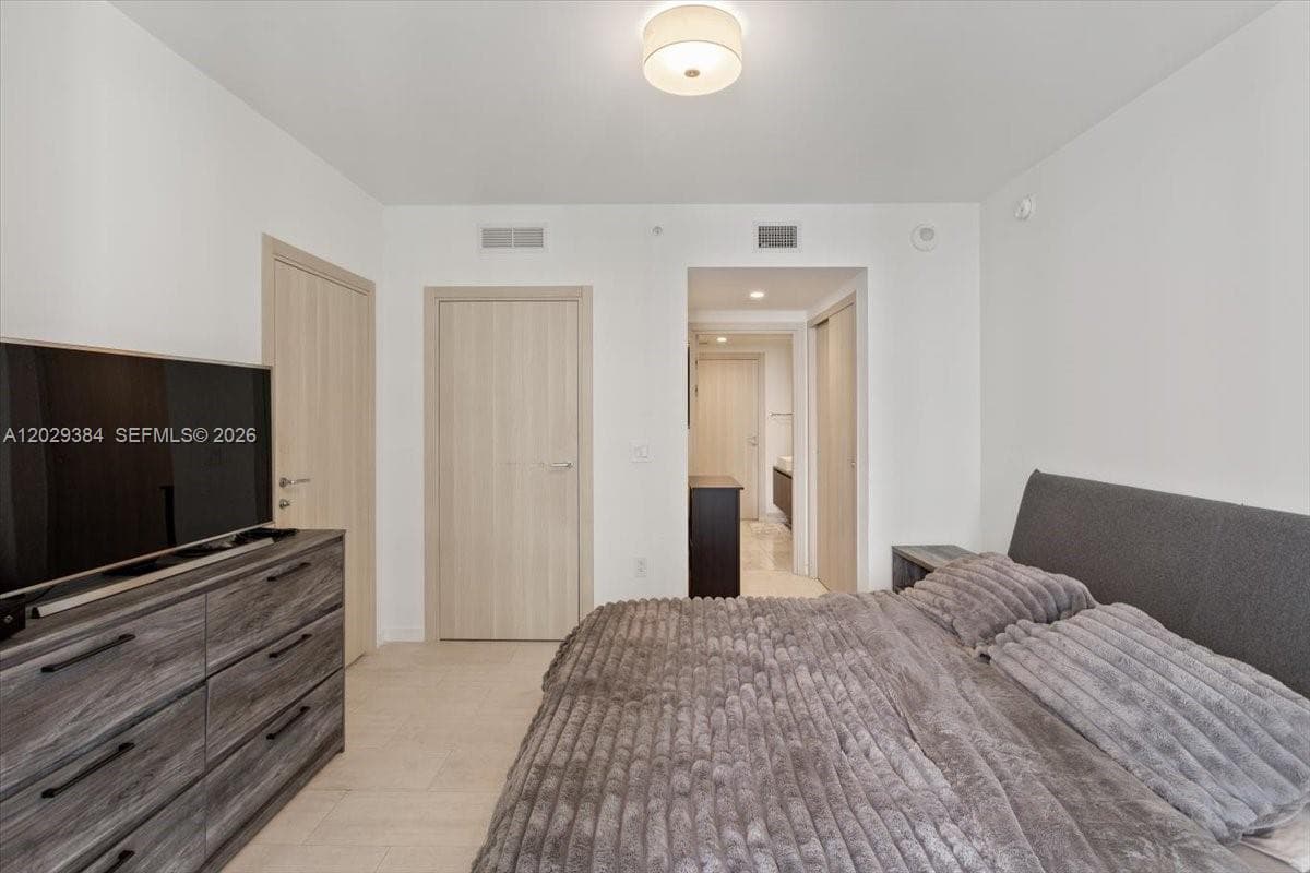 1000 Brickell Plz # 3303, Miami FL 33131 — 10
