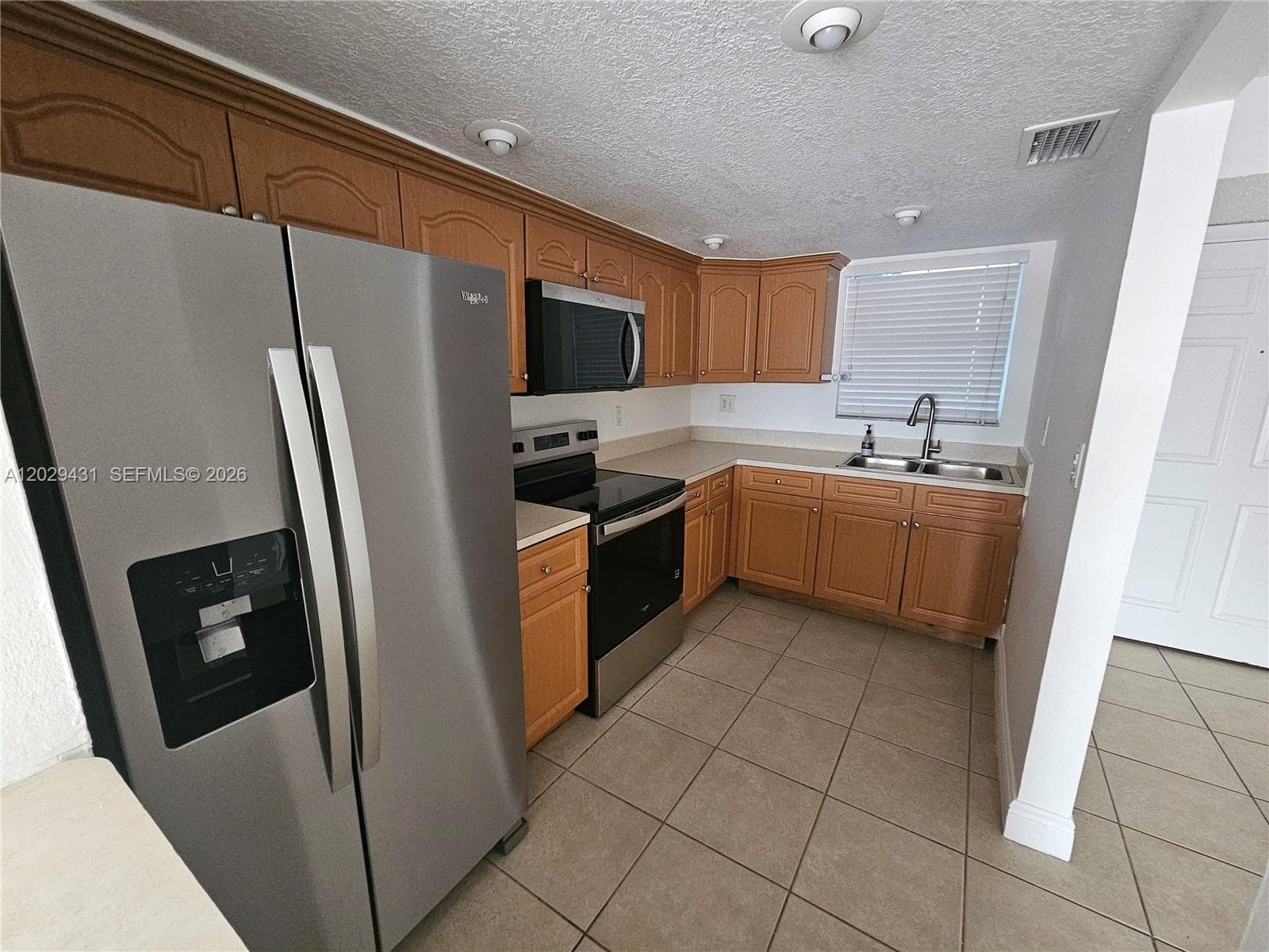 9375 Fontainebleau Blvd # L422, Miami FL 33172 — 2