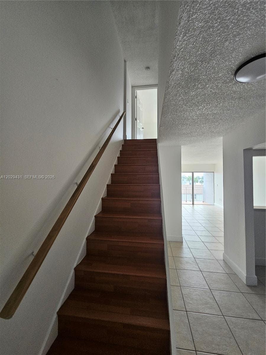 9375 Fontainebleau Blvd # L422, Miami FL 33172 — 9