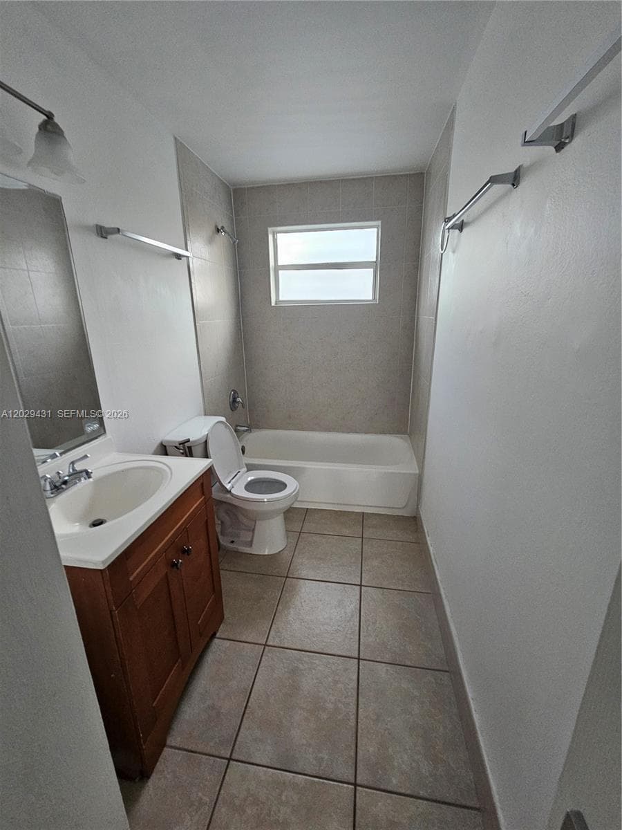 9375 Fontainebleau Blvd # L422, Miami FL 33172 — 14