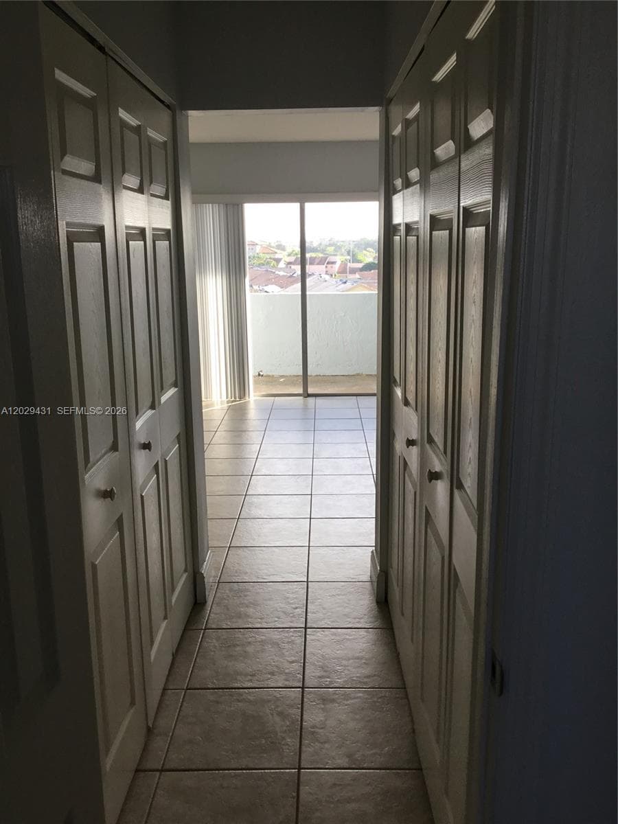 9375 Fontainebleau Blvd # L422, Miami FL 33172 — 11