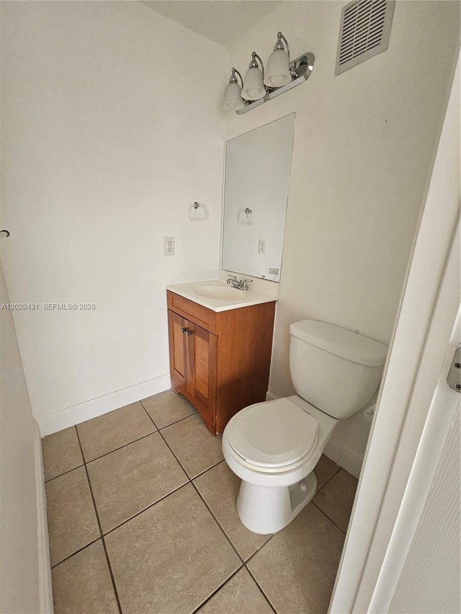 9375 Fontainebleau Blvd # L422, Miami FL 33172 — 8