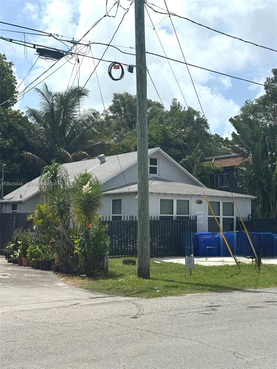 7640 NE 3rd Pl, Miami FL 33138 — 9