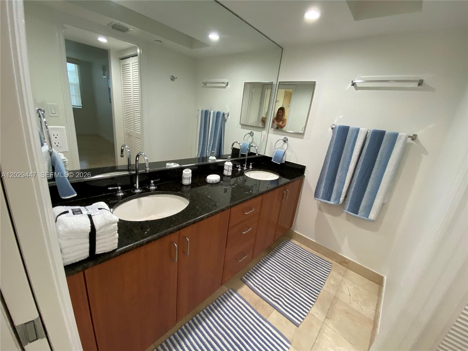 6917 Collins Ave # 1422, Miami Beach FL 33141 — 8