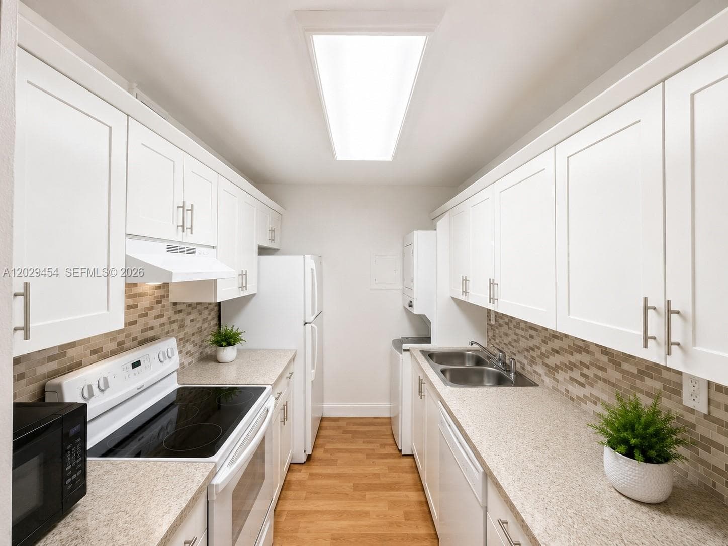 Kingston Square Condo, Miami, FL — 2