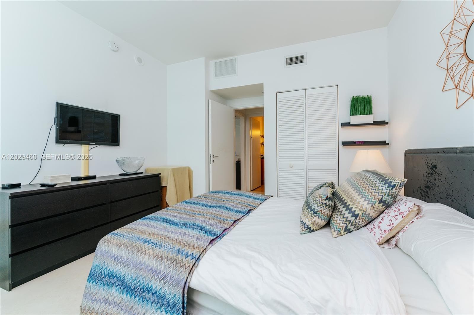 300 S Biscayne Blvd # 3702, Miami FL 33131 — 10