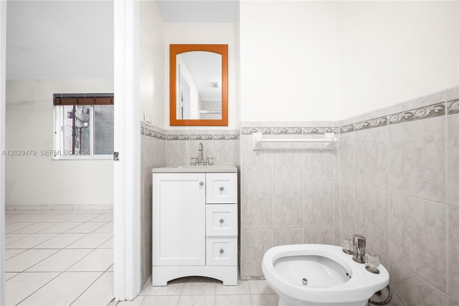 9 E 4th St # 101, Hialeah FL 33010 — 25