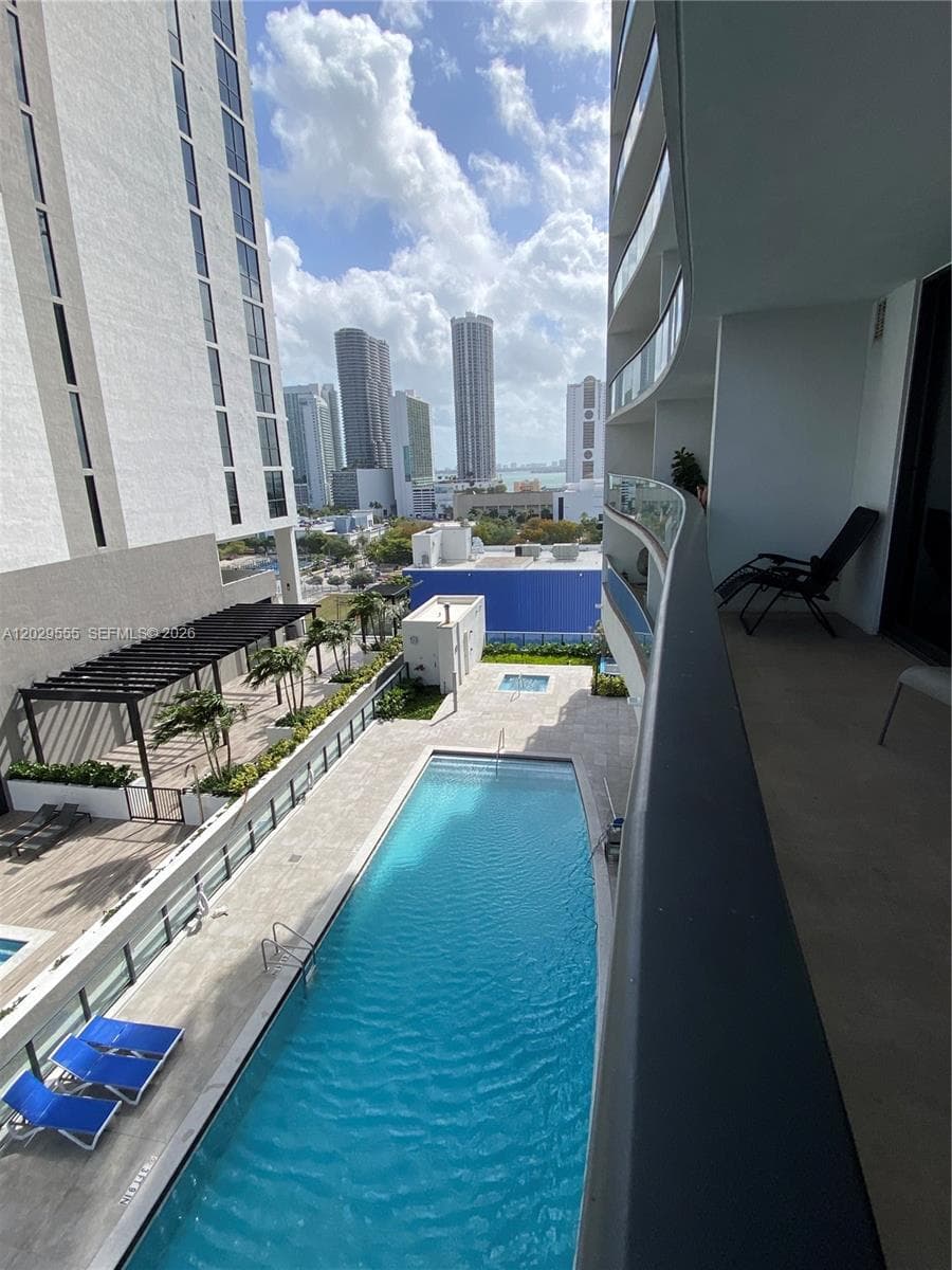 1600 NE 1st Ave # 1117, Miami FL 33132 — 3