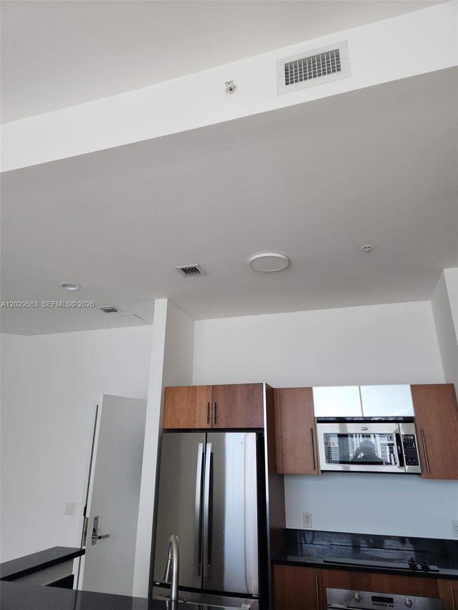 300 S Biscayne Blvd # 3807, Miami FL 33131 — 2