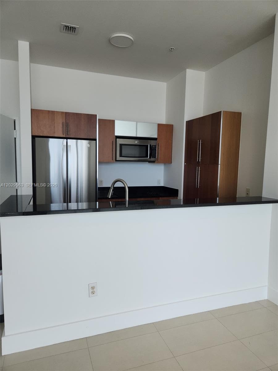 300 S Biscayne Blvd # 3807, Miami FL 33131 — 1