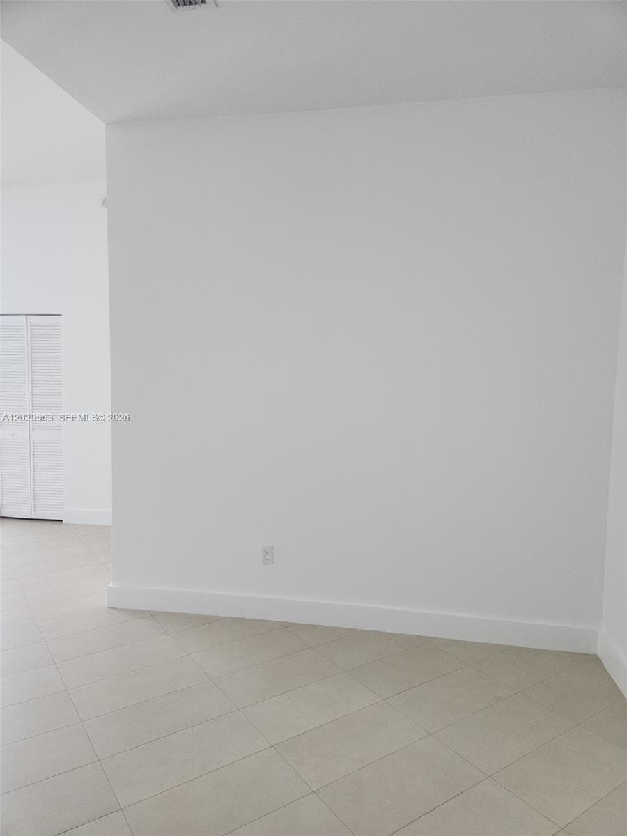 300 S Biscayne Blvd # 3807, Miami FL 33131 — 5