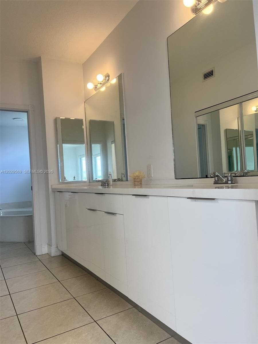 10750 NW 66th St # 401, Doral FL 33178 — 10