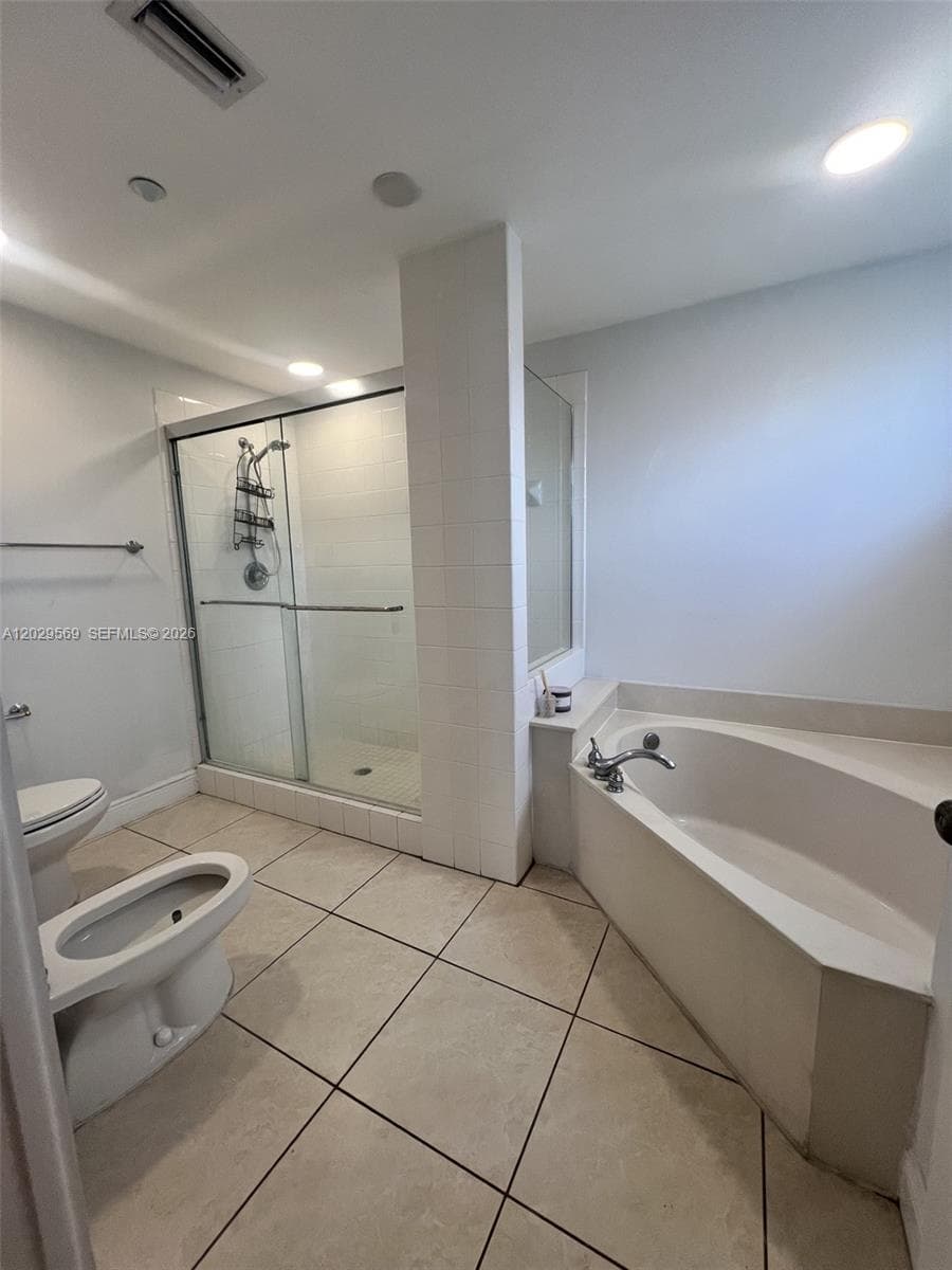 10750 NW 66th St # 401, Doral FL 33178 — 11