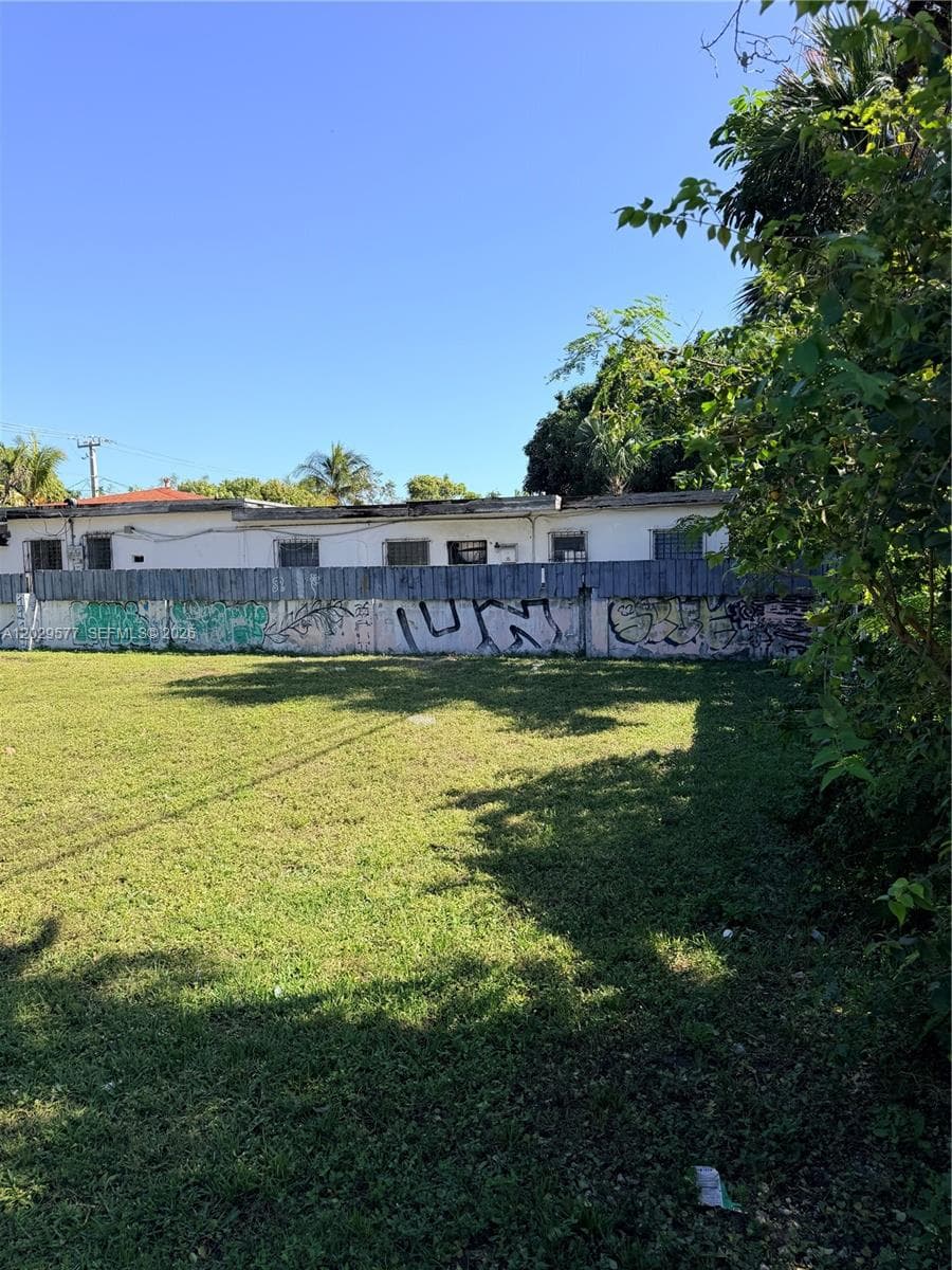 5455 NE 3rd Ave, Miami FL 33137 — 2