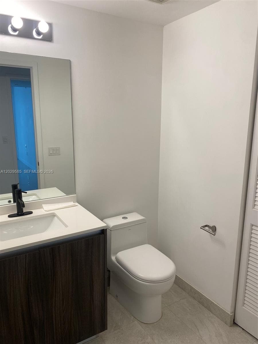 488 NE 18th St # 2110, Miami FL 33132 — 16
