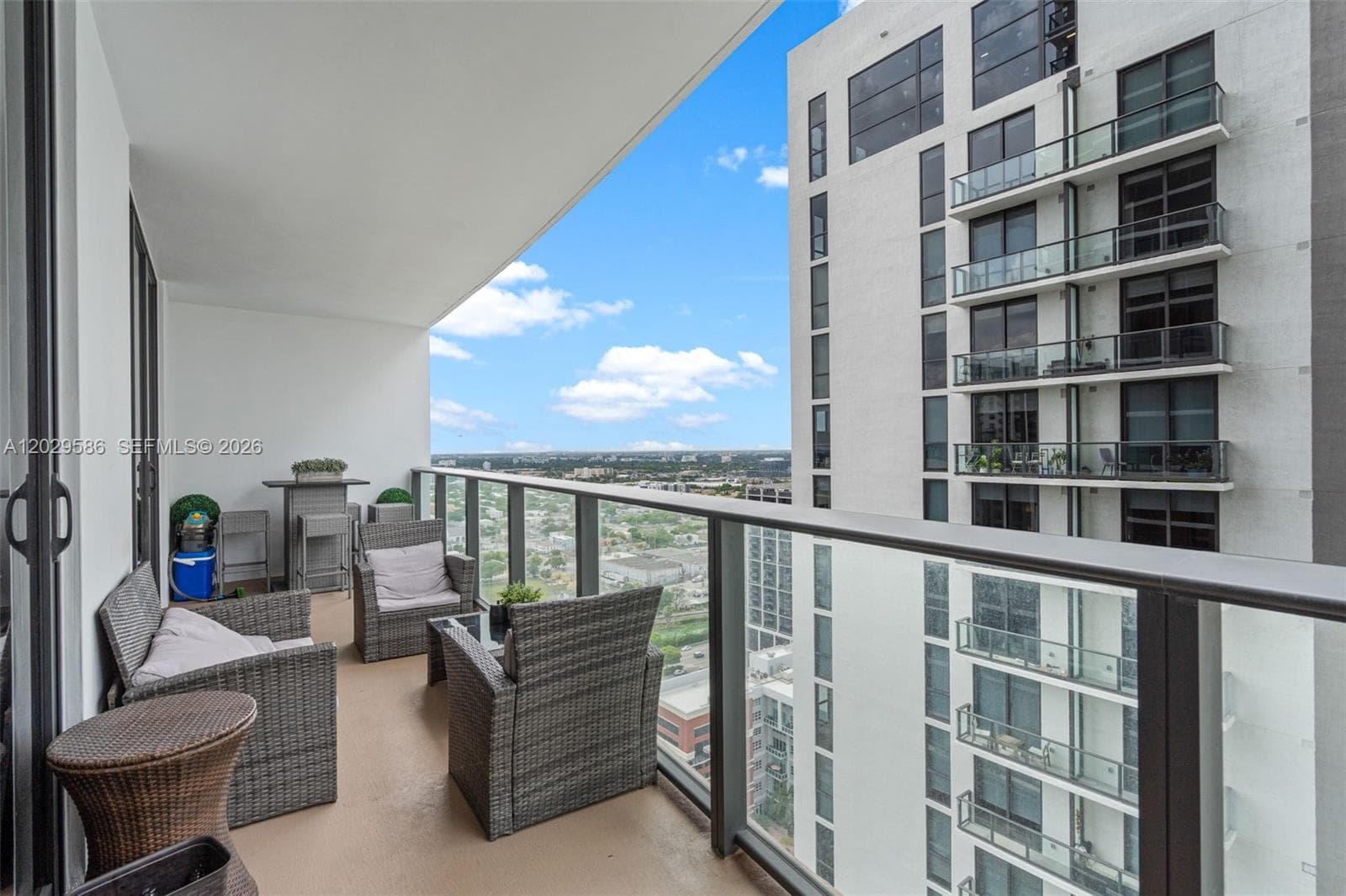 1600 NE 1st Ave # 2617, Miami FL 33132 — 25
