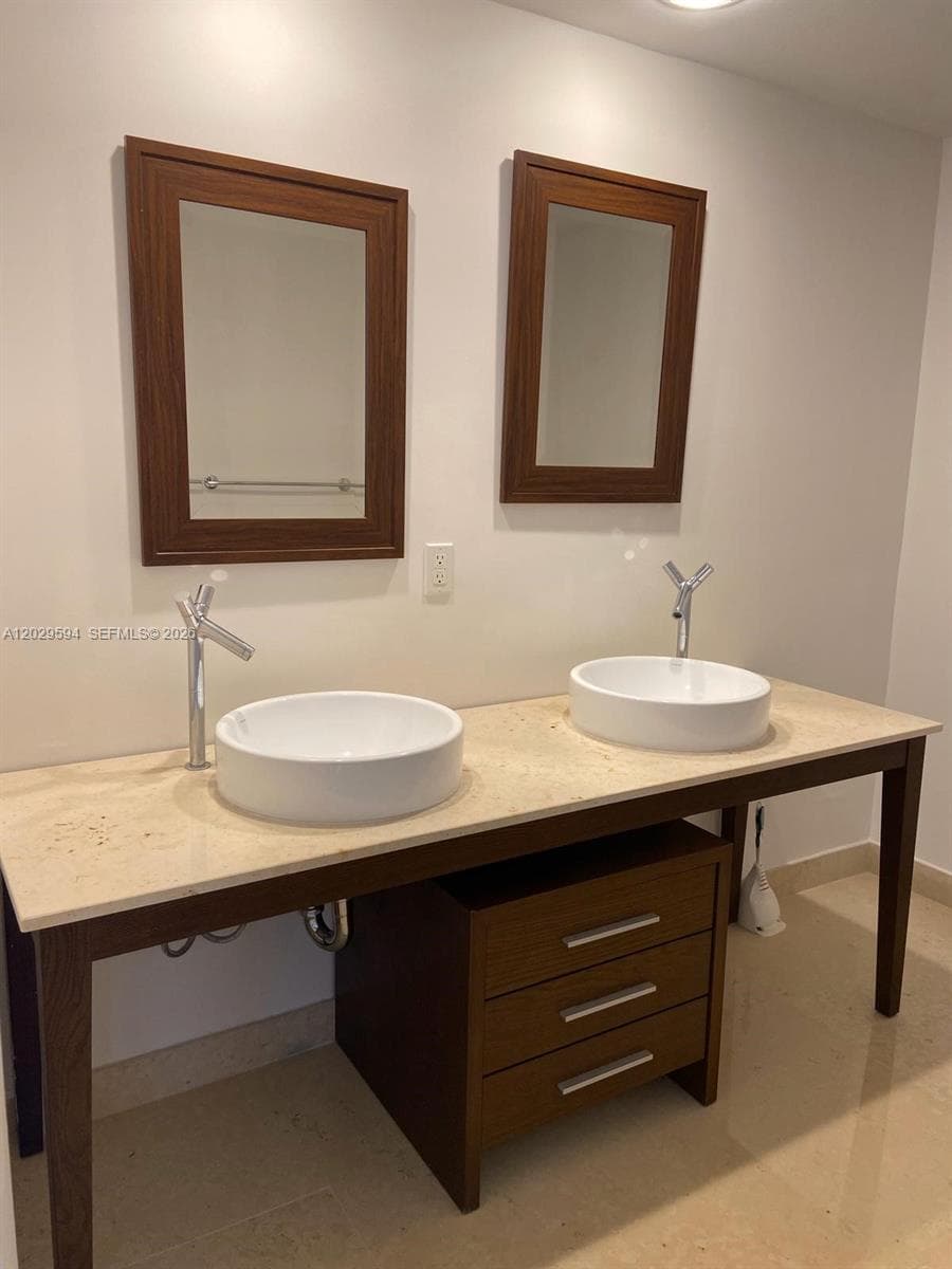 495 Brickell Ave # 5706, Miami FL 33131 — 12