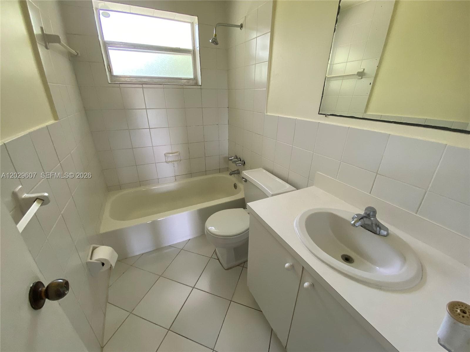 2400 NE 188th St # 2404, Miami FL 33180 — 10