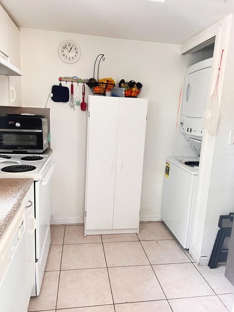 2475 NW 16 Street Road # 215, Miami FL 33125 — 11
