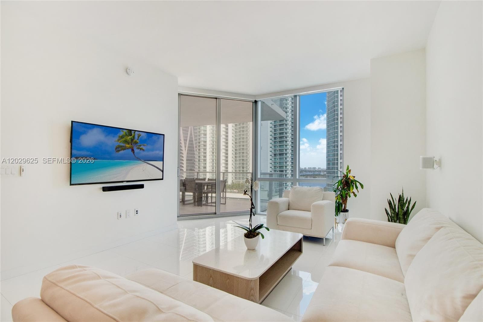 851 NE 1st Ave # 1705, Miami FL 33132 — 6