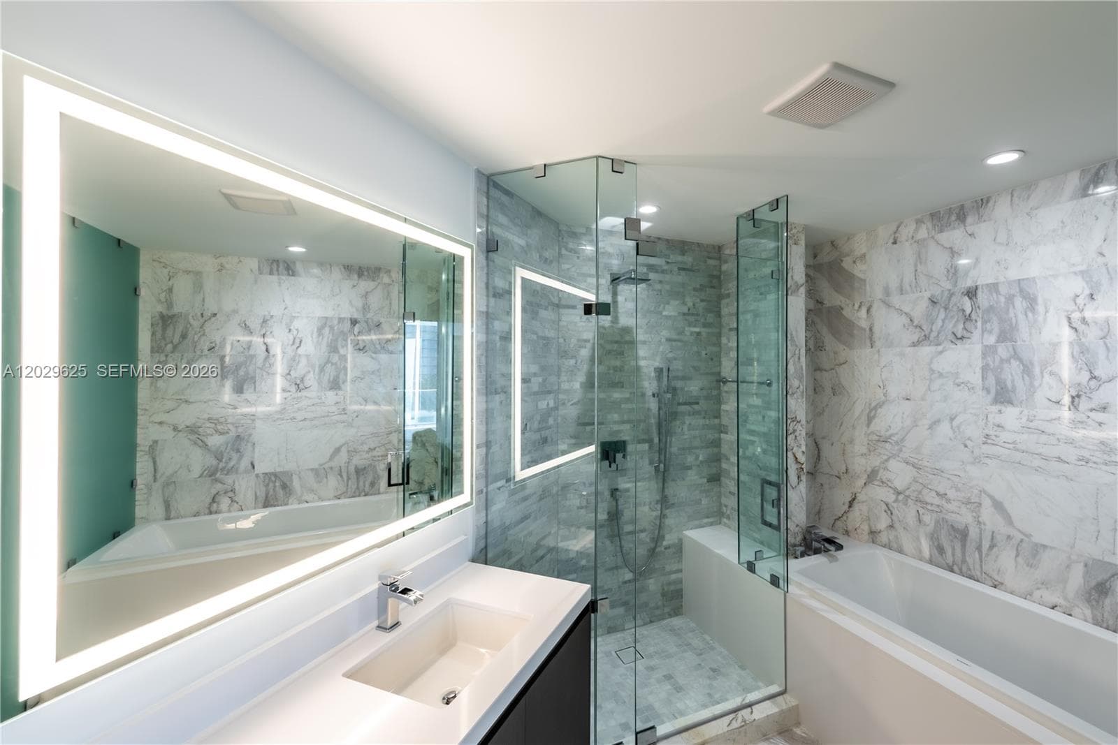851 NE 1st Ave # 1705, Miami FL 33132 — 12