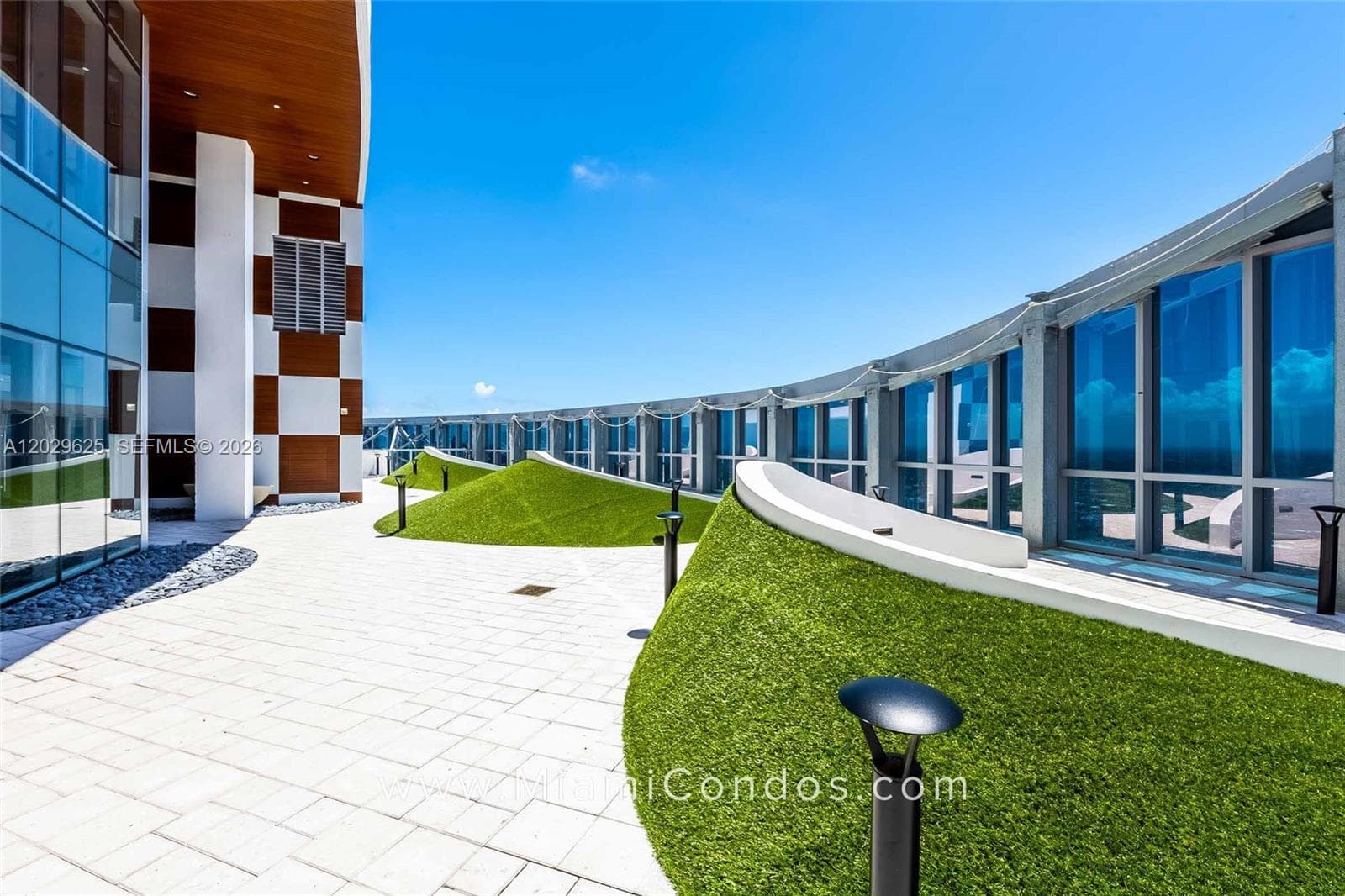 851 NE 1st Ave # 1705, Miami FL 33132 — 26