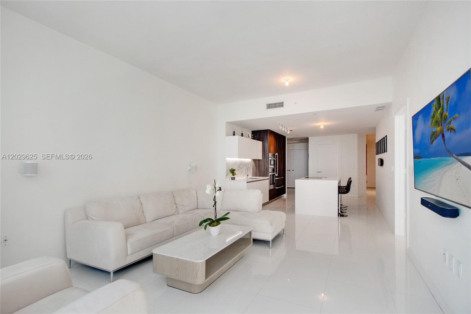 851 NE 1st Ave # 1705, Miami FL 33132 — 7