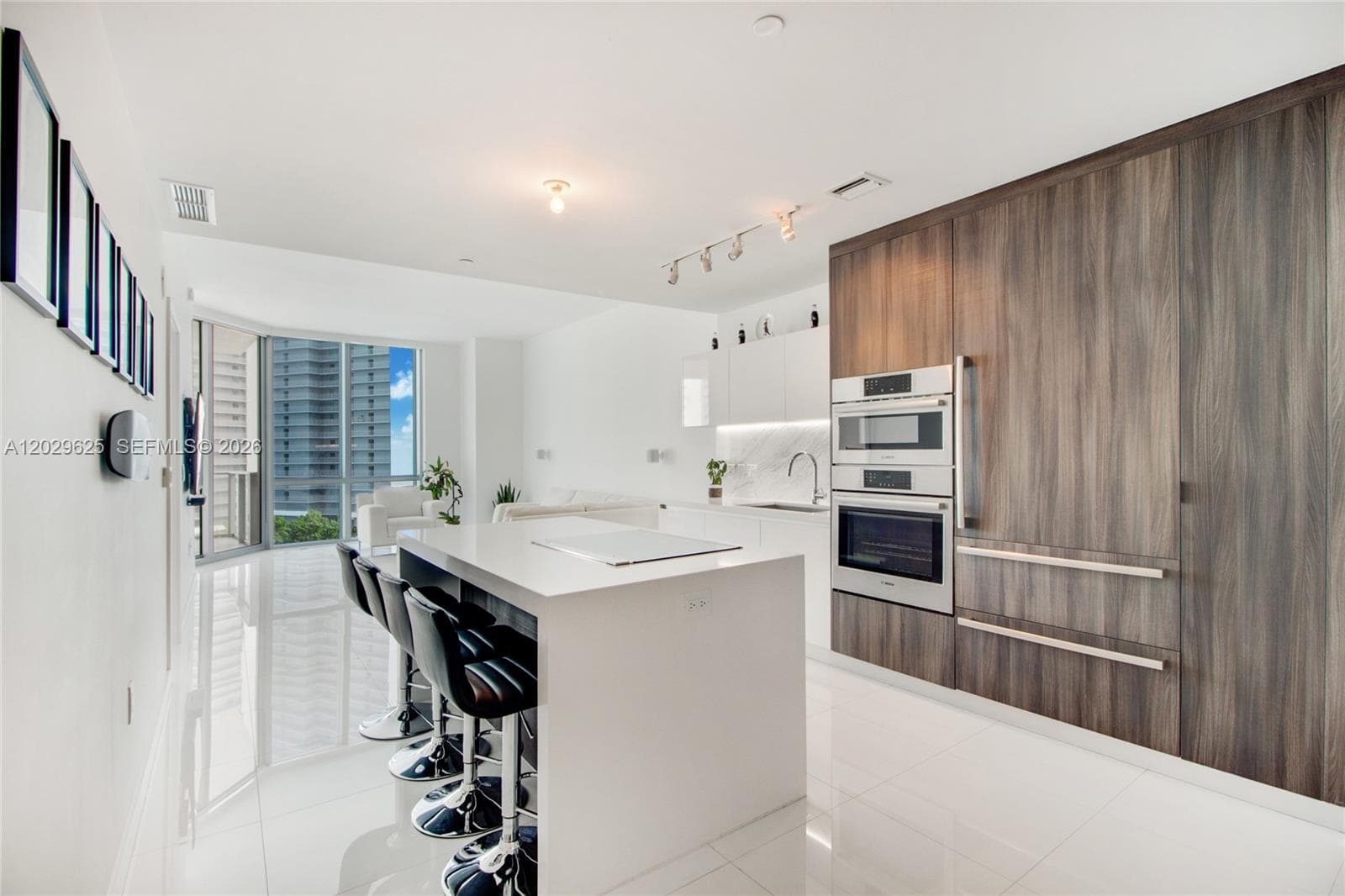 851 NE 1st Ave # 1705, Miami FL 33132 — 5