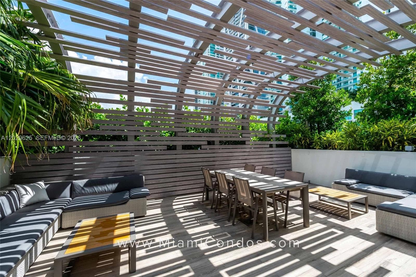 851 NE 1st Ave # 1705, Miami FL 33132 — 50